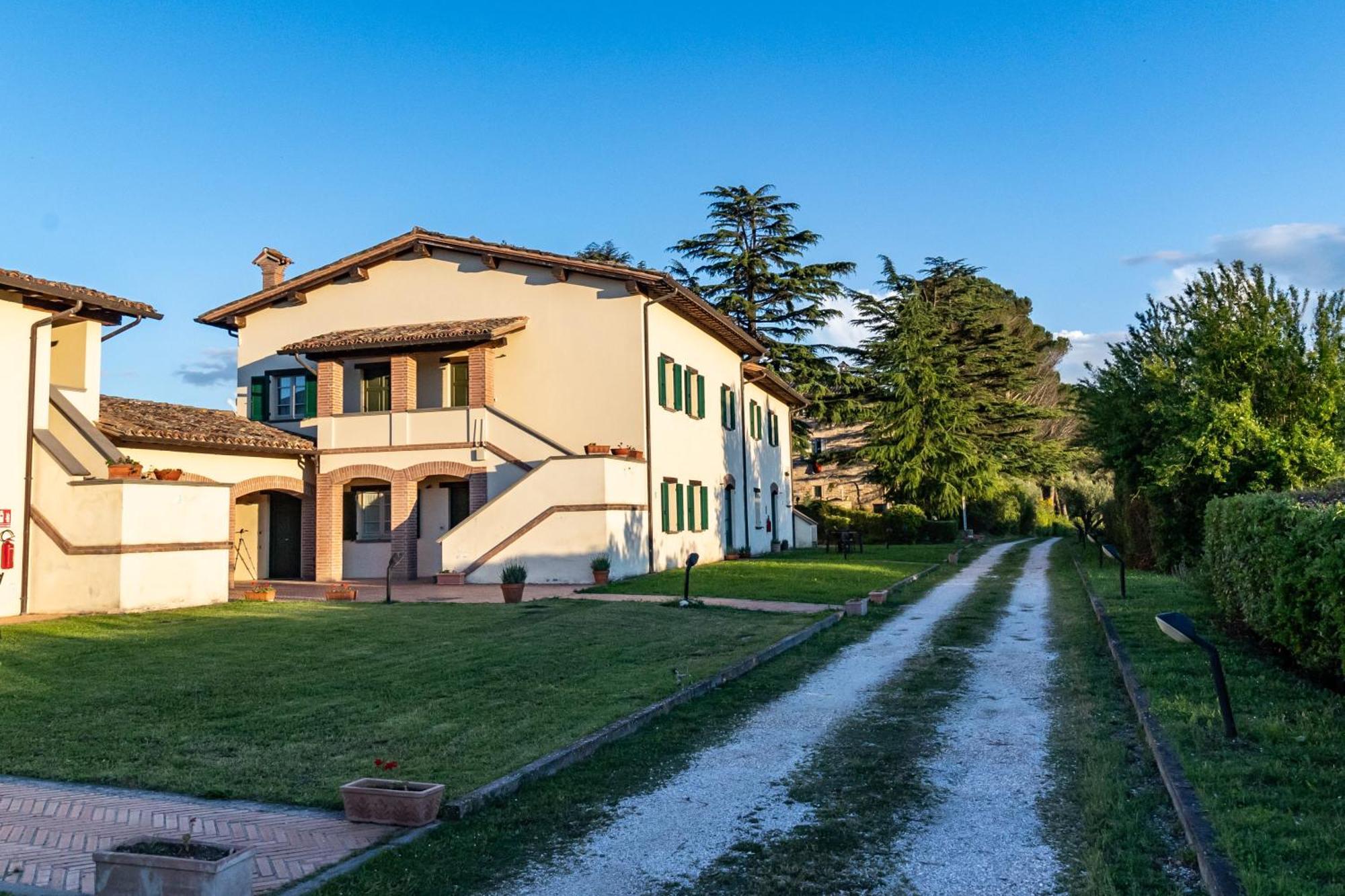 Tenuta Borgo San Michele Gubbio Exterior photo