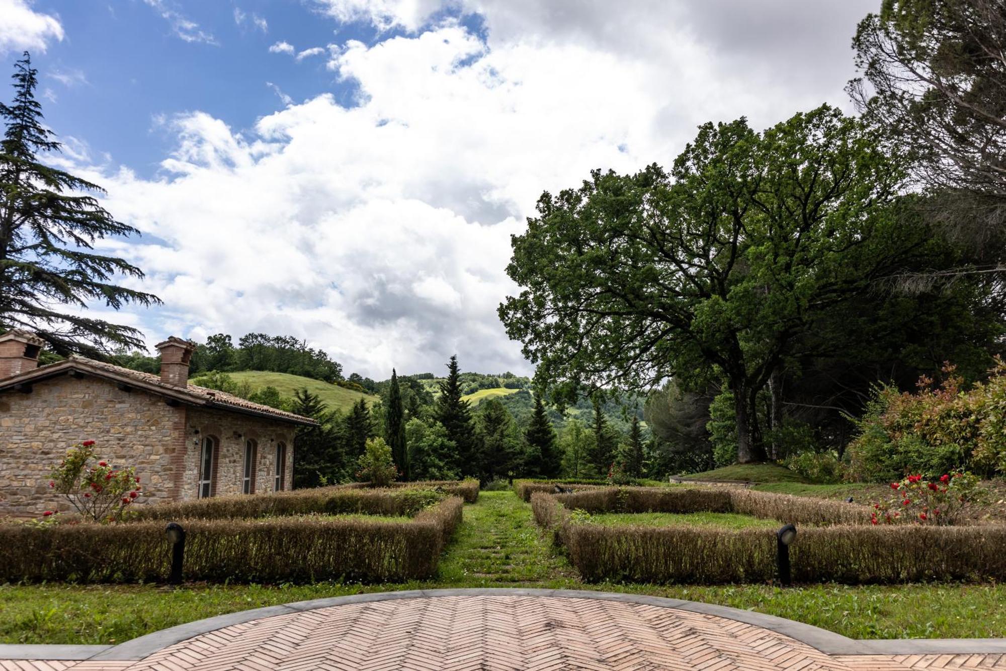 Tenuta Borgo San Michele Gubbio Exterior photo